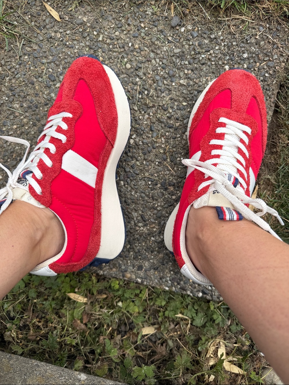 SEAVEES Acorn Trainer in Candy Apple Red Size 7.5